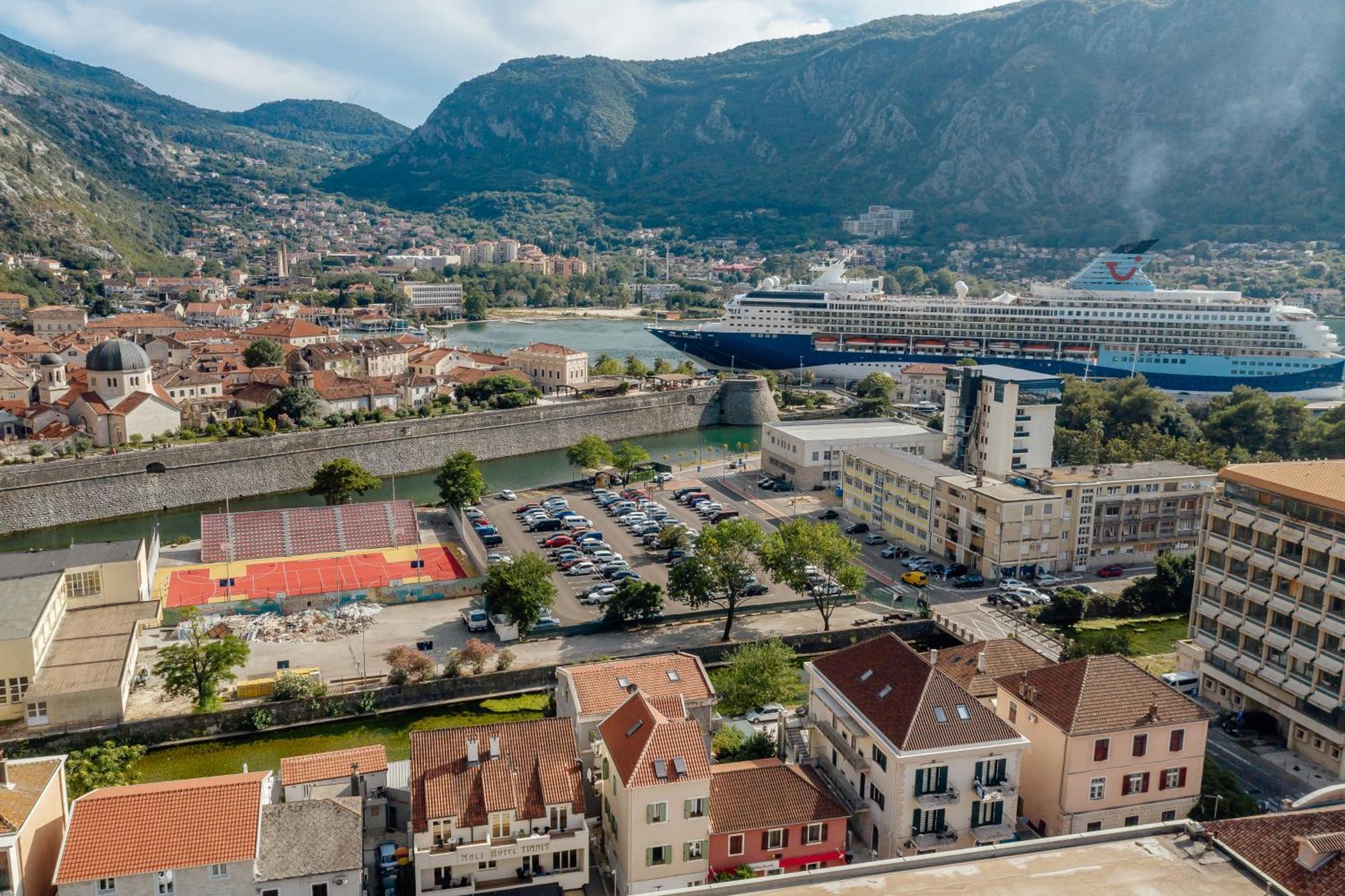 Kotor Central Point Exteriör bild