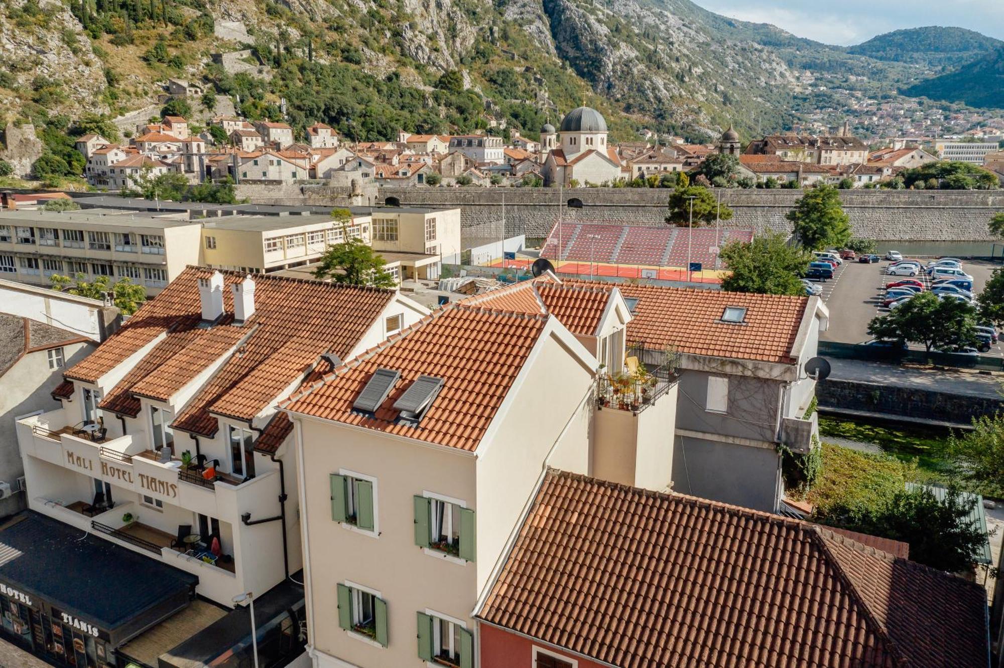 Kotor Central Point Exteriör bild